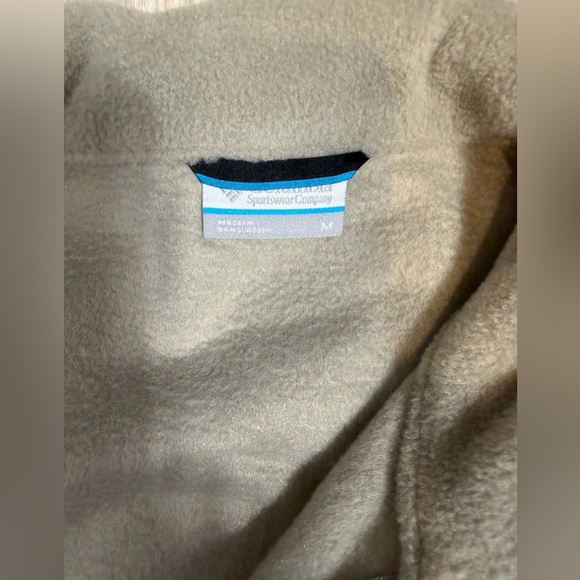 Columbia Men’s Fleece Vest Size M Taupe Gray Zip Up Outdoor Hiking Layer Warm - Picture 3 of 7